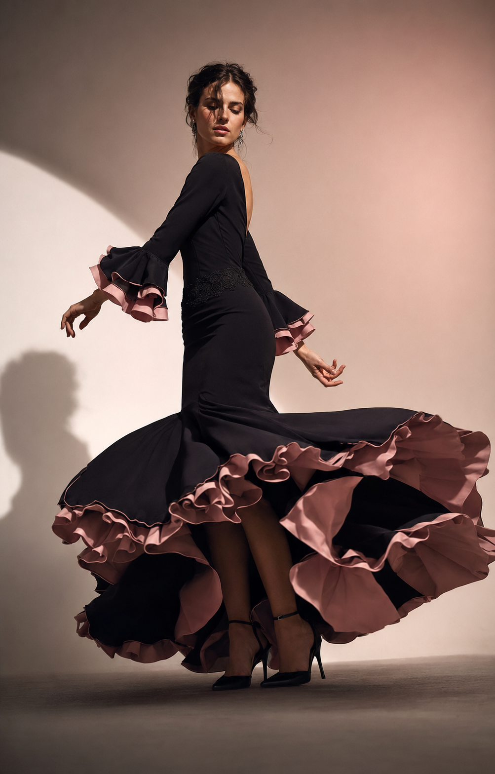 Diseño contemporáneo inspirado en la moda flamenca